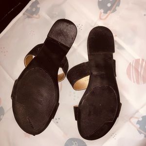 Good condition, there is a scratch in a front shoe but not really bad